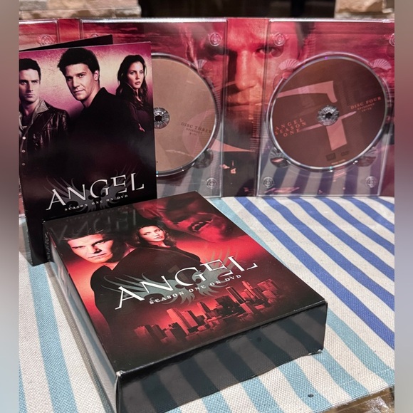 🦇One of a Kind, Award Winning Angel Season One on DVD - Picture 7 of 16